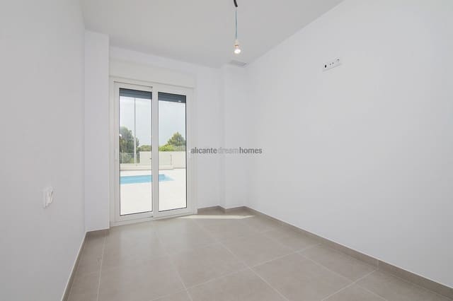 3 bedroom Villa for sale in Polop with pool garage - € 535,000 (Ref: 8820491)