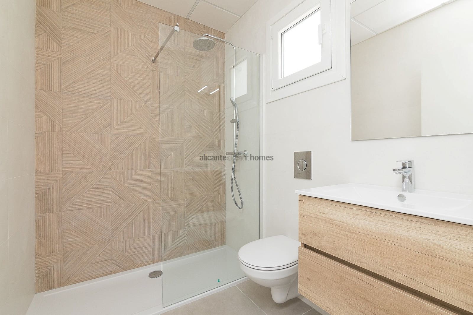 3 bedroom Villa for sale in Polop with pool garage - € 535,000 (Ref: 8820491)