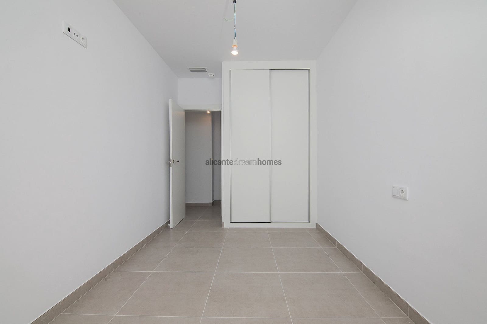 3 bedroom Villa for sale in Polop with pool garage - € 535,000 (Ref: 8820491)