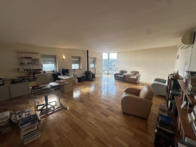 6 sypialnia Willa na sprzedaż w Yecla z basenem garażem - 419 995 € (Ref: 8830530)