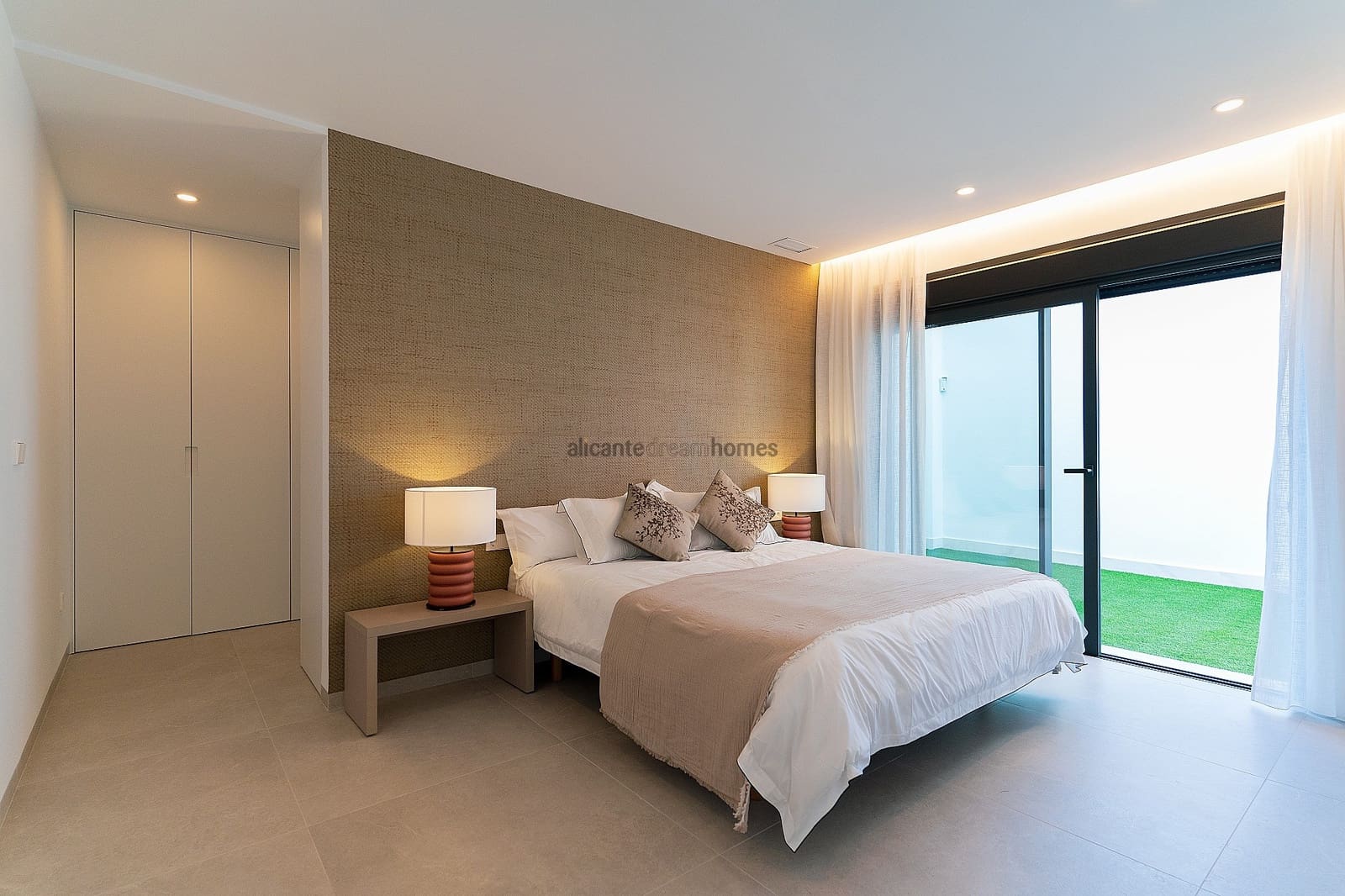 4 bedroom Villa for sale in Rojales with pool - € 710,000 (Ref: 8837449)