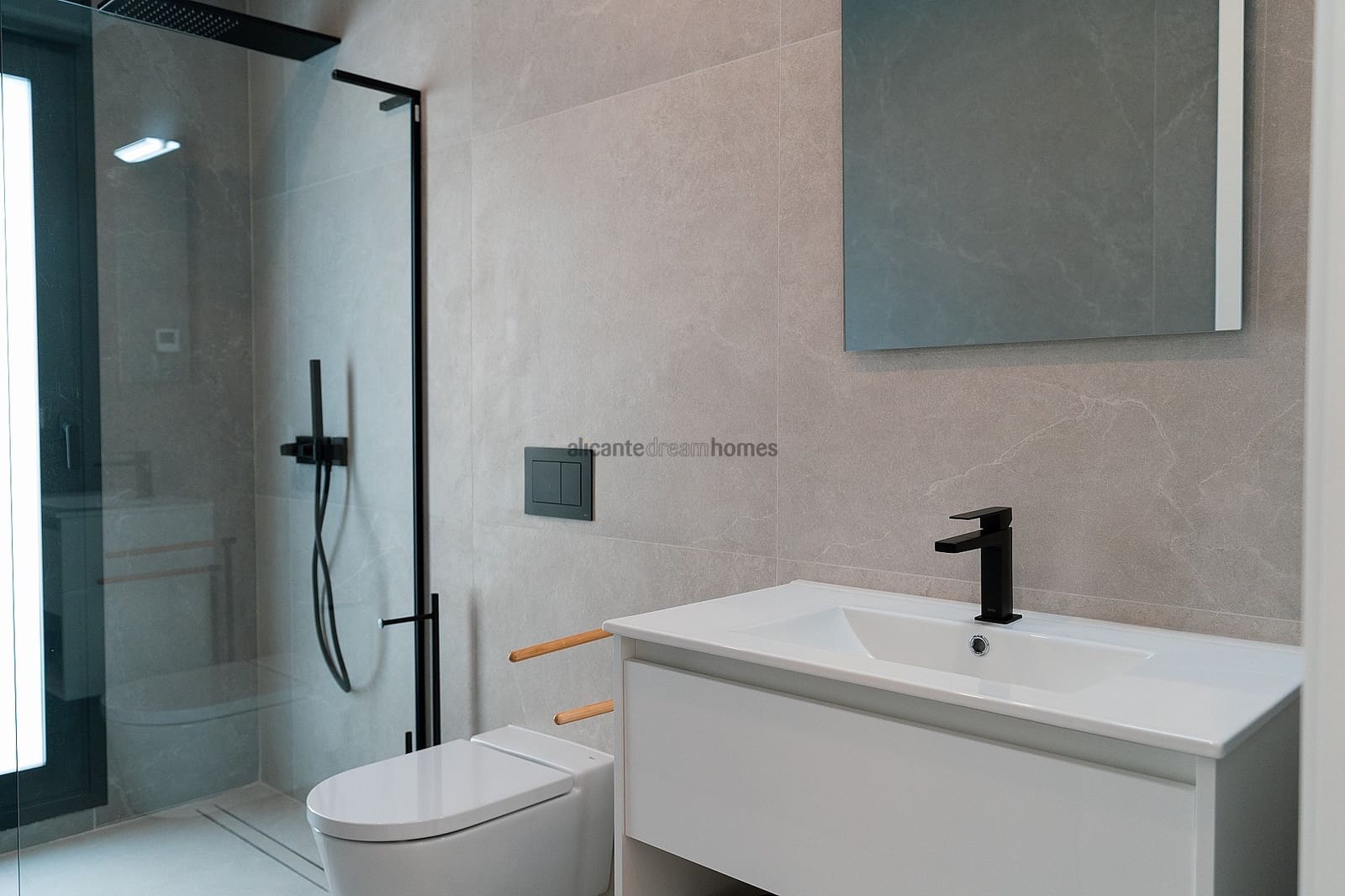 4 bedroom Villa for sale in Rojales with pool - € 710,000 (Ref: 8837449)