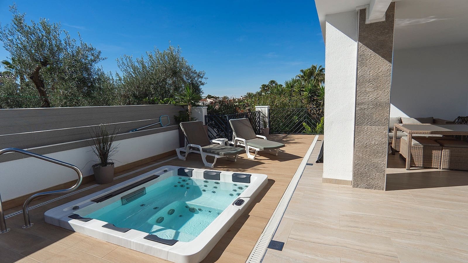 4 bedroom Villa for sale in Ciudad Quesada with pool garage - € 799,995 (Ref: 8841973)