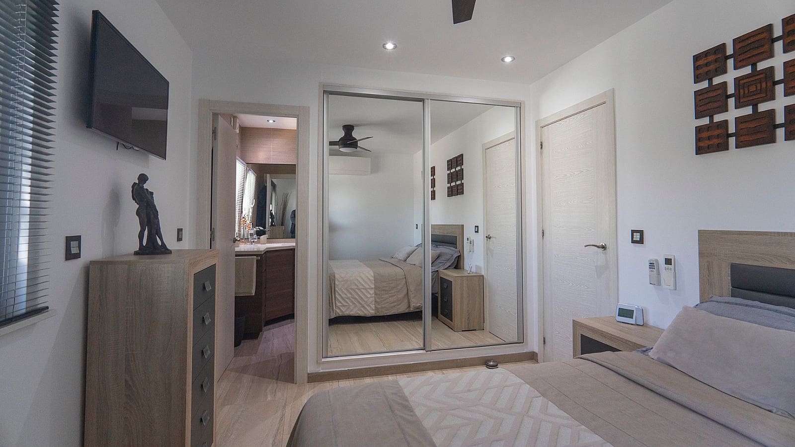 4 bedroom Villa for sale in Ciudad Quesada with pool garage - € 799,995 (Ref: 8841973)