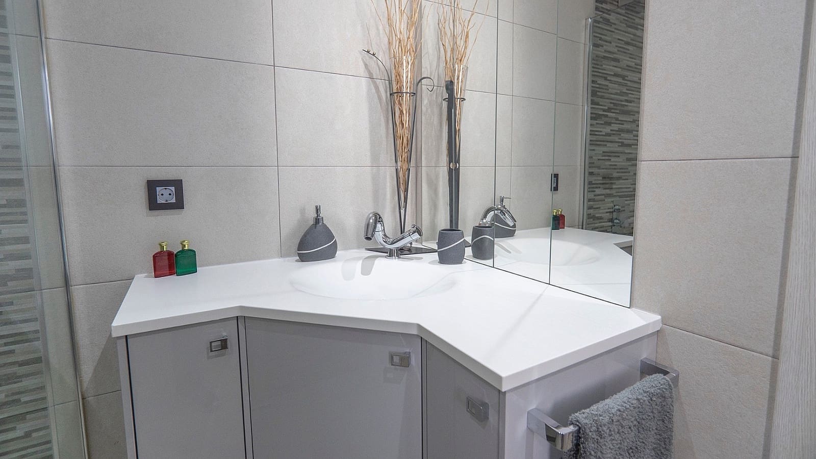 4 bedroom Villa for sale in Ciudad Quesada with pool garage - € 799,995 (Ref: 8841973)