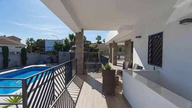 4 bedroom Villa for sale in Ciudad Quesada, Rojales with pool garage - € 799,995 (Ref: 8841973)