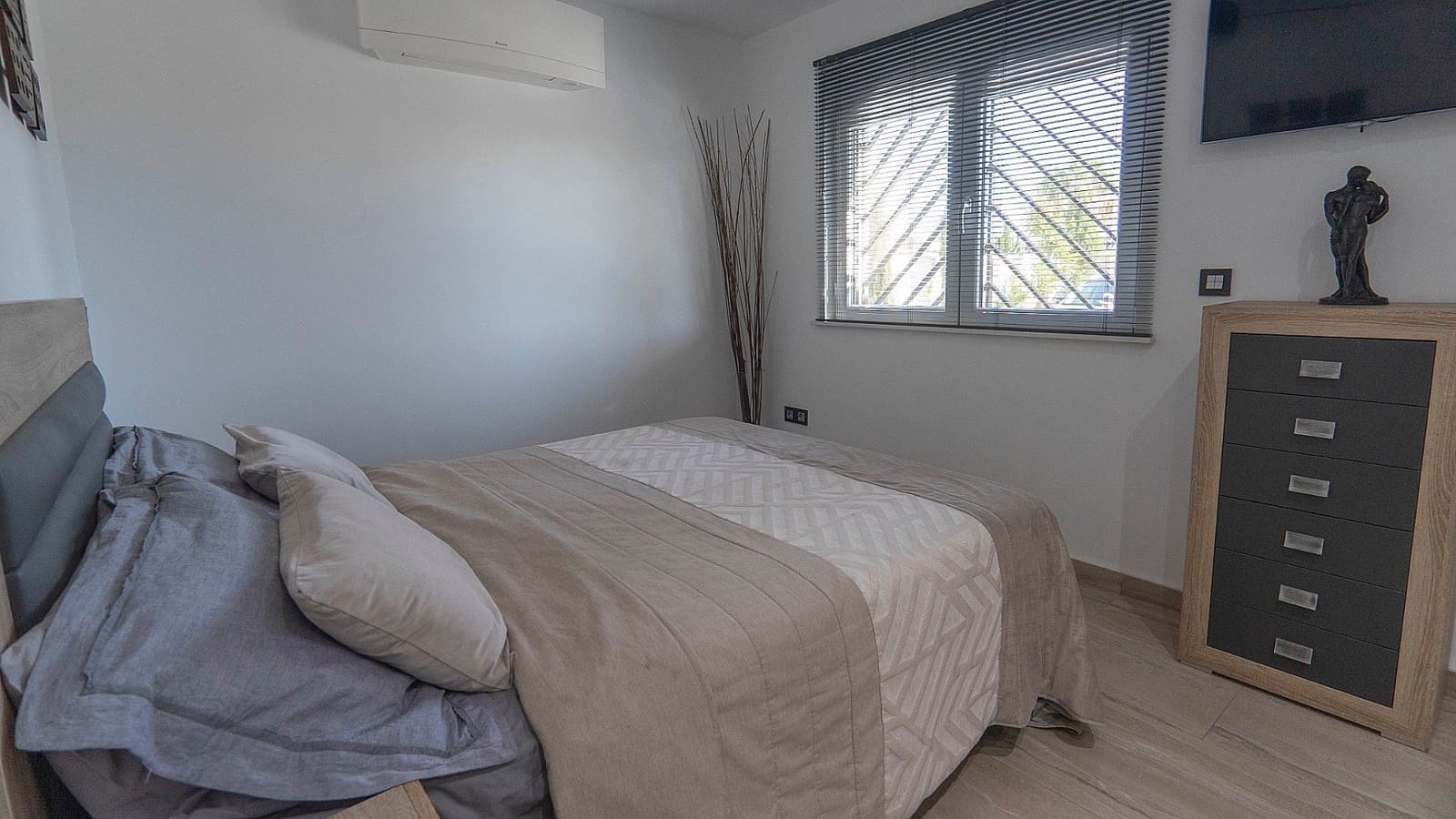 4 bedroom Villa for sale in Ciudad Quesada with pool garage - € 799,995 (Ref: 8841973)