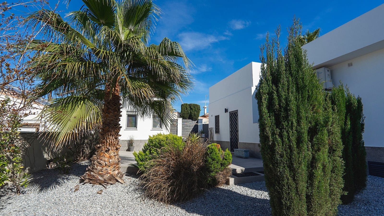 4 bedroom Villa for sale in Ciudad Quesada with pool garage - € 799,995 (Ref: 8841973)