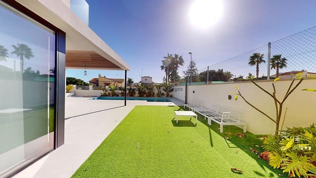 3 sovrum Villa till salu i Cabo Roig, Orihuela med pool - 575 000 € (Ref: 8842450)