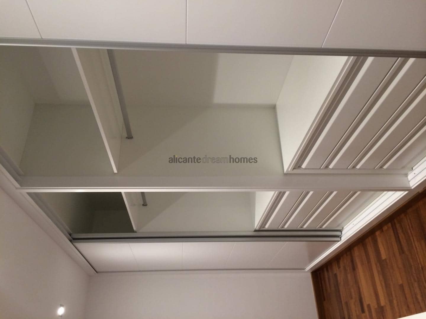 4 Zimmer Villa zu verkaufen in Pinoso mit Pool Garage - 375.000 € (Ref: 8844054)