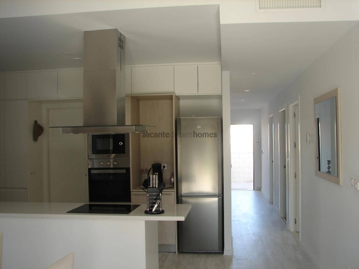 4 Zimmer Villa zu verkaufen in Pinoso mit Pool Garage - 375.000 € (Ref: 8844054)