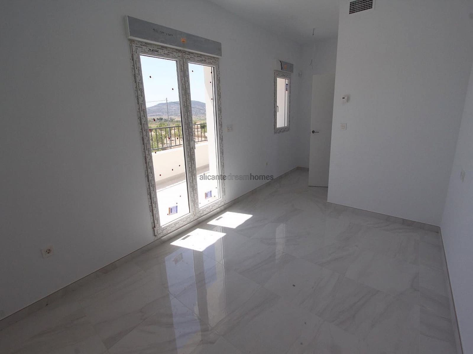 4 quarto Moradia para venda em Pinoso com piscina garagem - 449 000 € (Ref: 8844056)