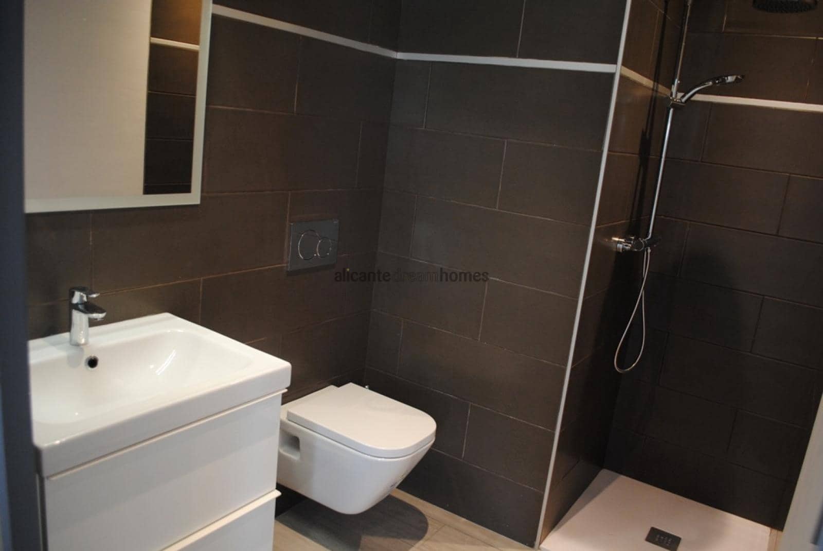 3 slaapkamer Villa te koop in Pinoso met zwembad - € 398.000 (Ref: 8844057)