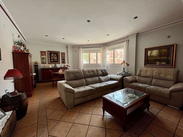 4 bedroom Townhouse for sale in Sax with garage - € 415,000 (Ref: 8864709)