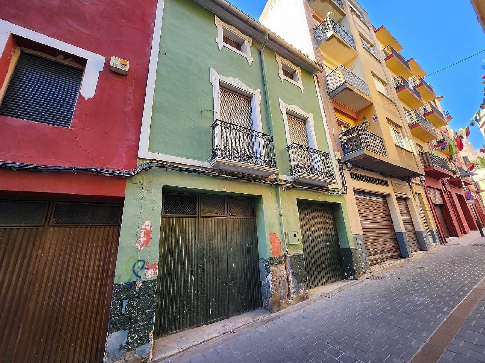 Byhus til salg i Villena med garage - € 59.500 (Ref: 8864739)