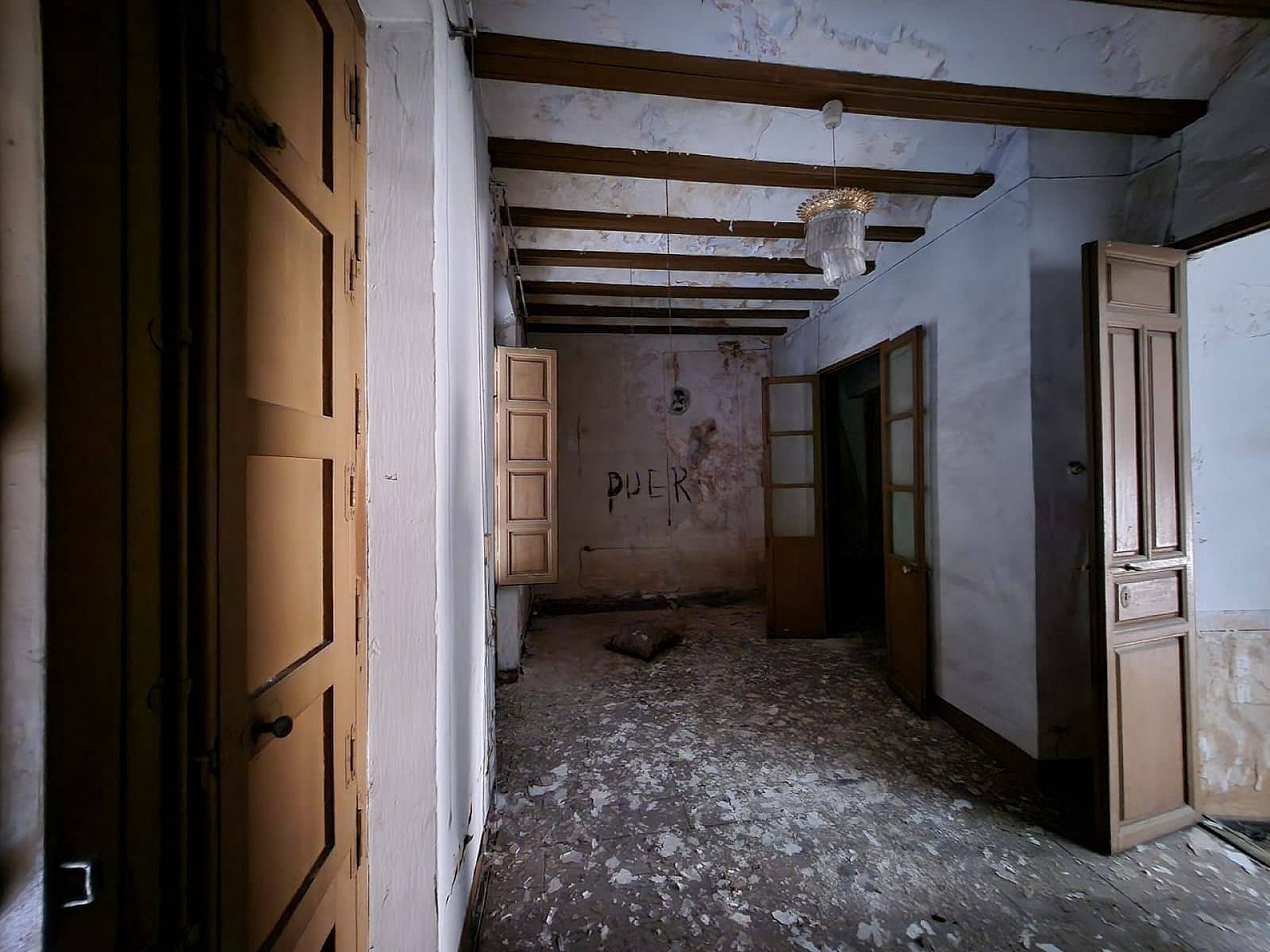 Byhus til salg i Villena med garage - € 59.500 (Ref: 8864739)