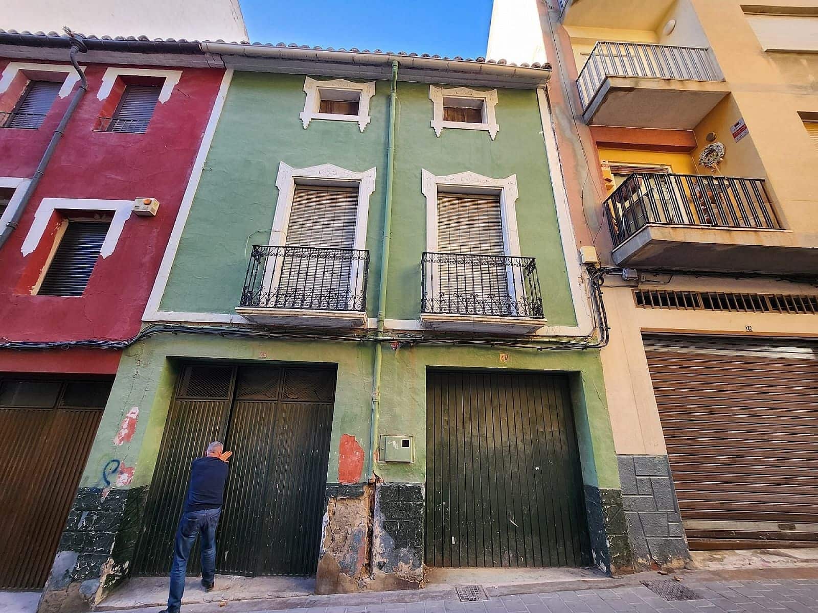 Byhus til salg i Villena med garage - € 59.500 (Ref: 8864739)