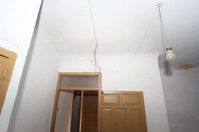 6 soverom Hus til salgs i Villena - € 80 000 (Ref: 8864749)