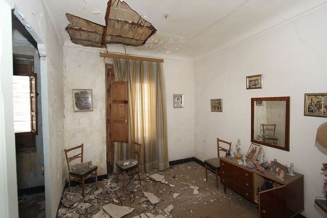 6 soverom Hus til salgs i Villena - € 80 000 (Ref: 8864749)