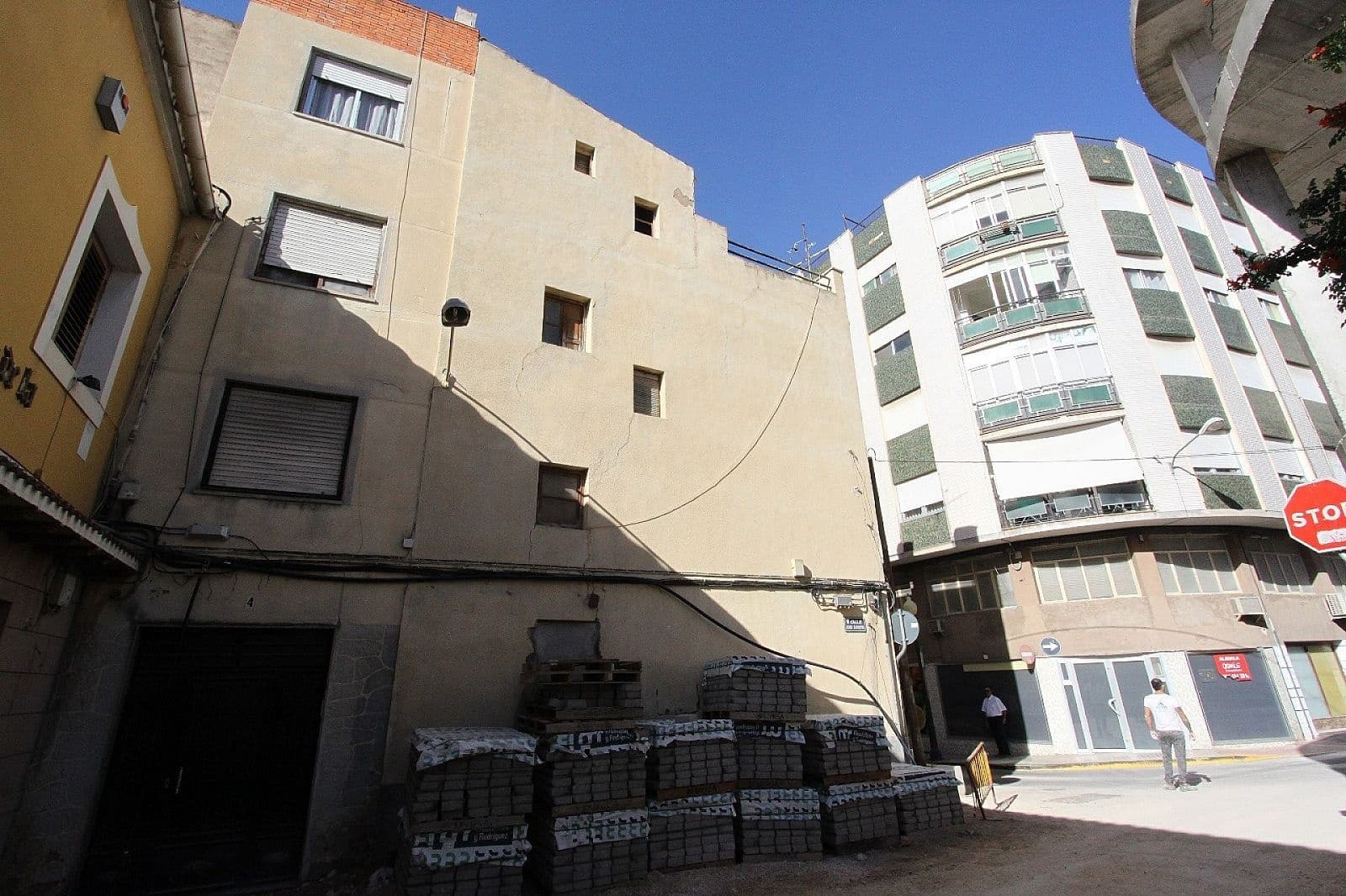 6 soveværelse Byhus til salg i Villena - € 80.000 (Ref: 8864749)