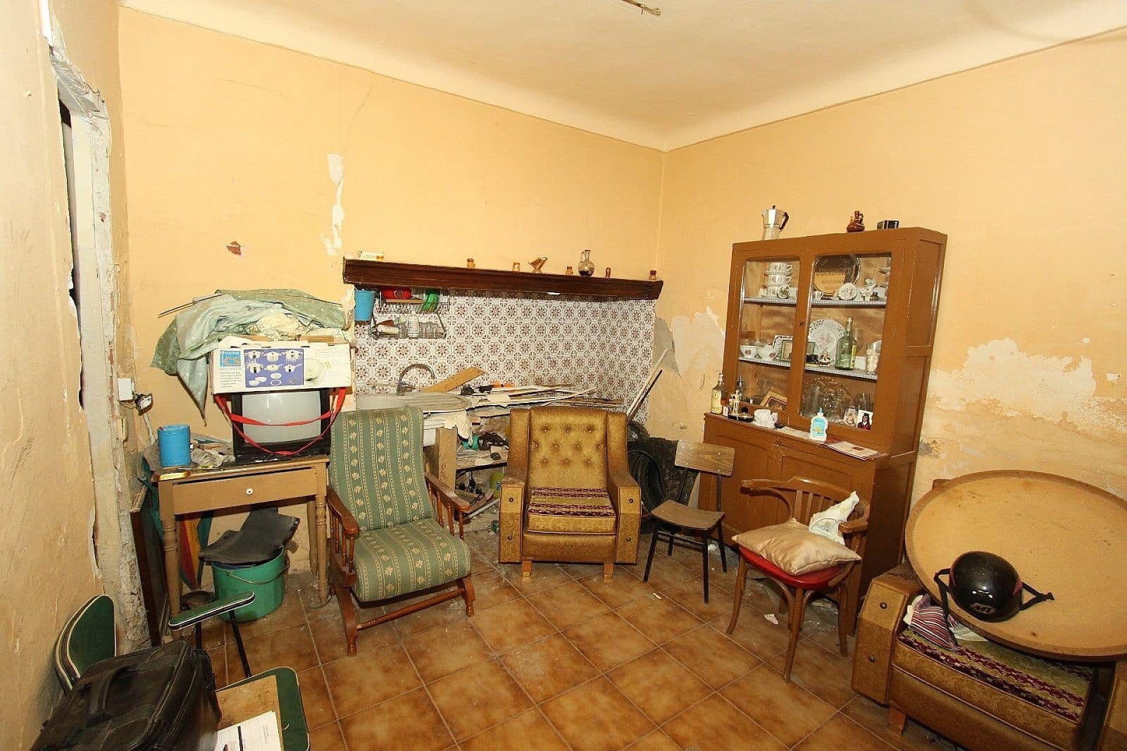 6 soveværelse Byhus til salg i Villena - € 80.000 (Ref: 8864749)