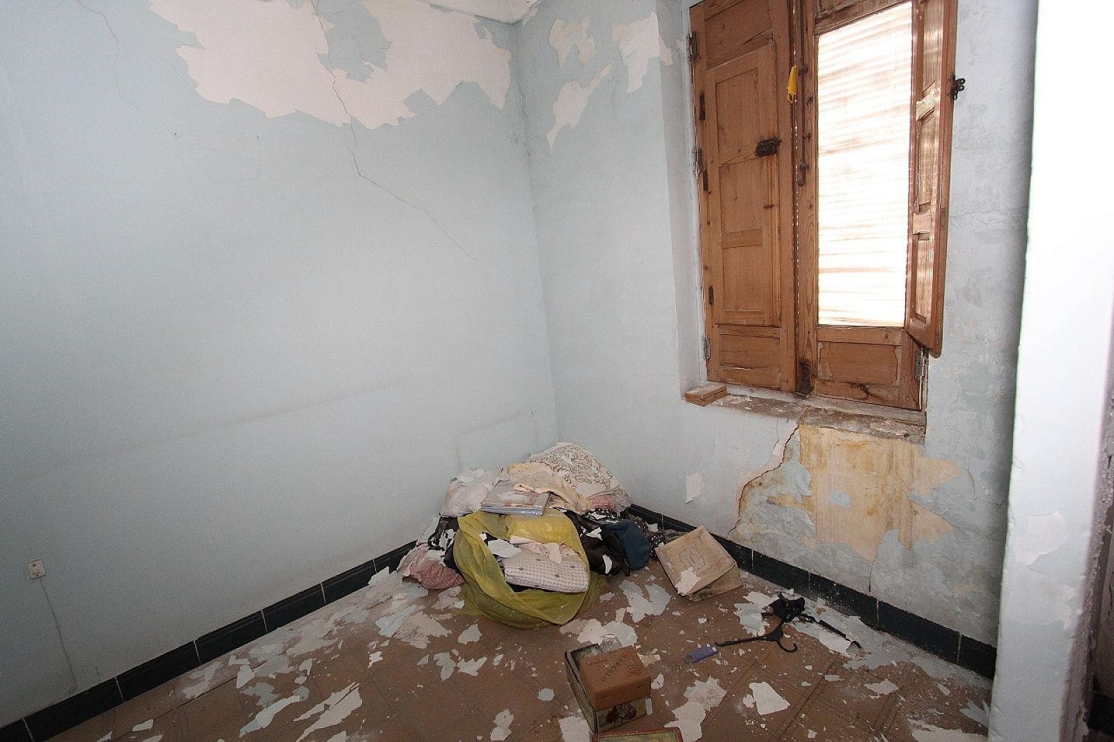 6 soveværelse Byhus til salg i Villena - € 80.000 (Ref: 8864749)