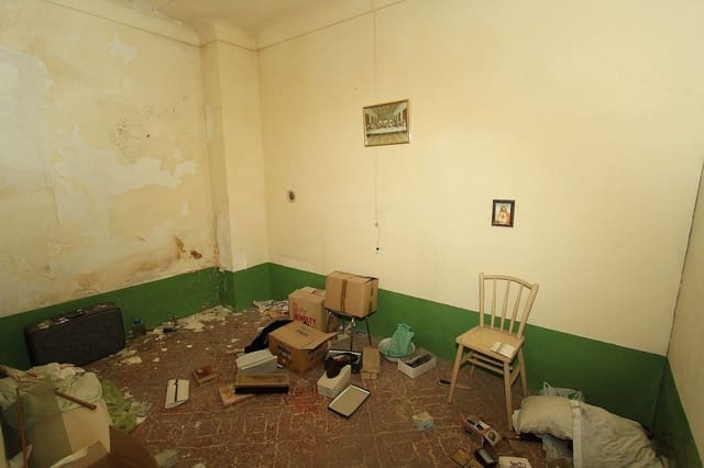 6 soverom Hus til salgs i Villena - € 80 000 (Ref: 8864749)