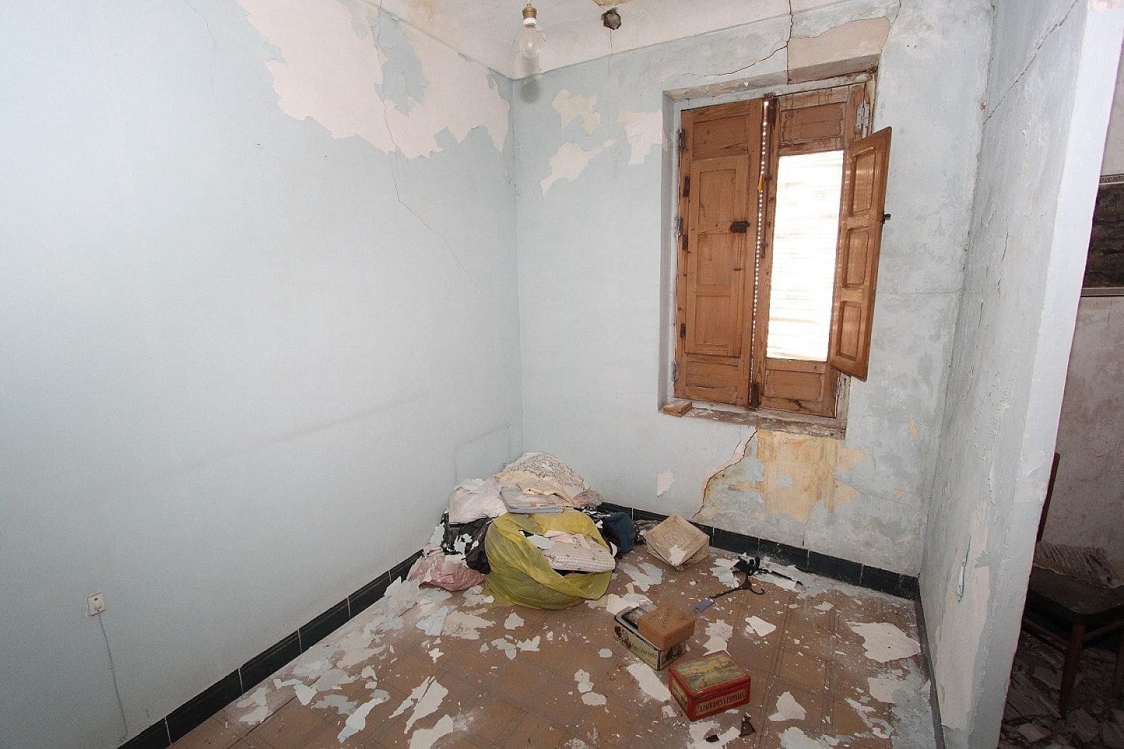 6 soveværelse Byhus til salg i Villena - € 80.000 (Ref: 8864749)