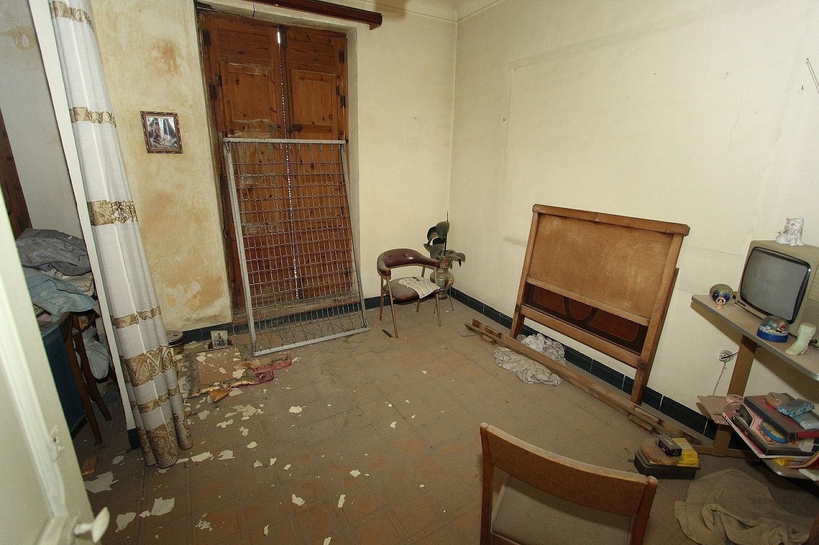 6 soveværelse Byhus til salg i Villena - € 80.000 (Ref: 8864749)