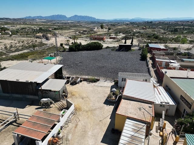 12 bedroom Commercial for sale in Fortuna - € 950,000 (Ref: 8864755)