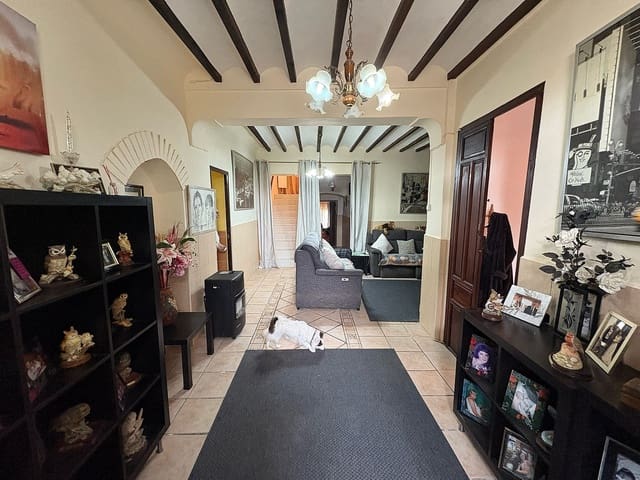 7 bedroom Townhouse for sale in Cañada del Trigo, Pinoso with pool - € 395,000 (Ref: 8866619)