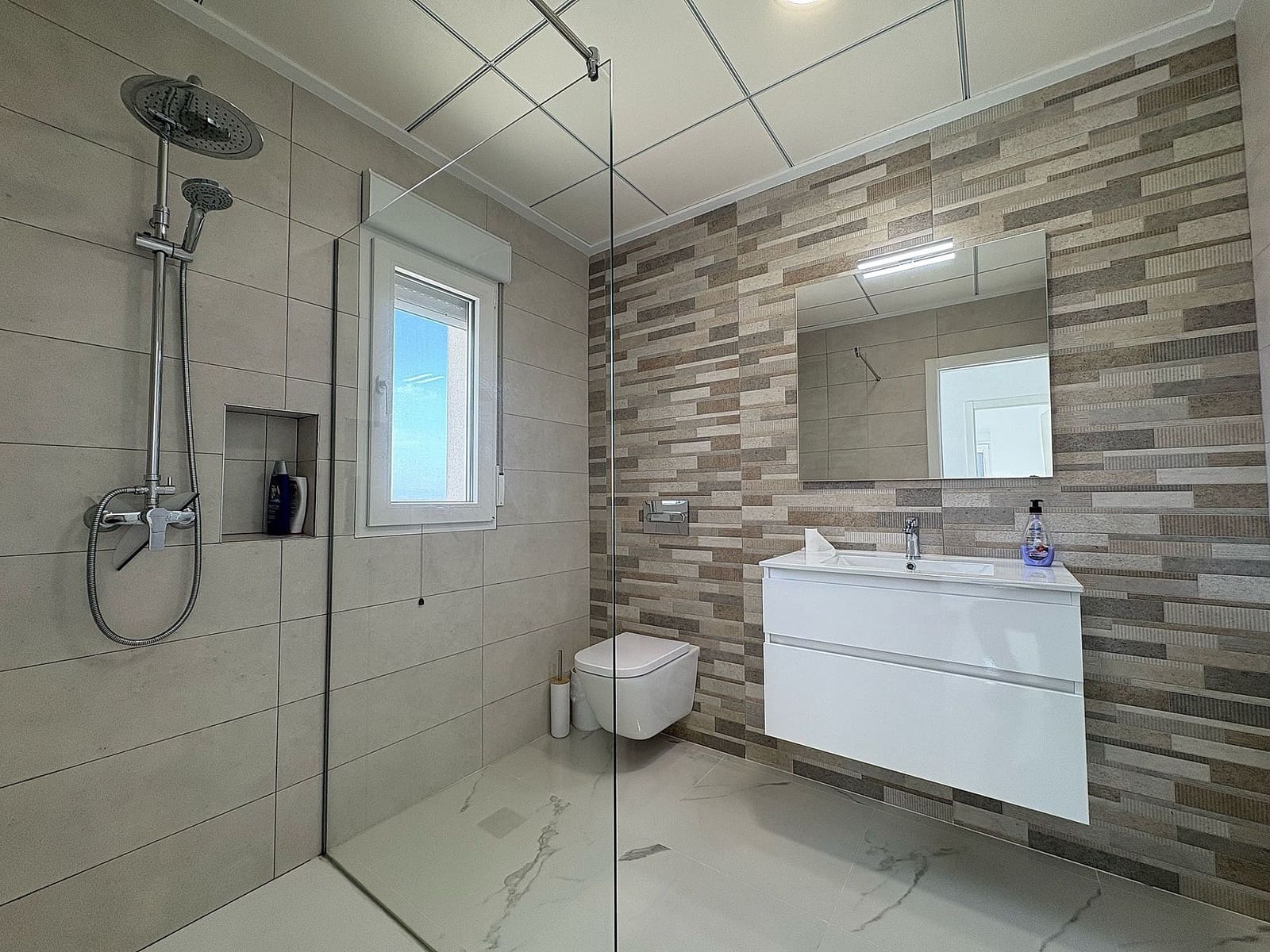 4 soveværelse Villa til salg i Pinoso med swimmingpool garage - € 423.000 (Ref: 8885559)