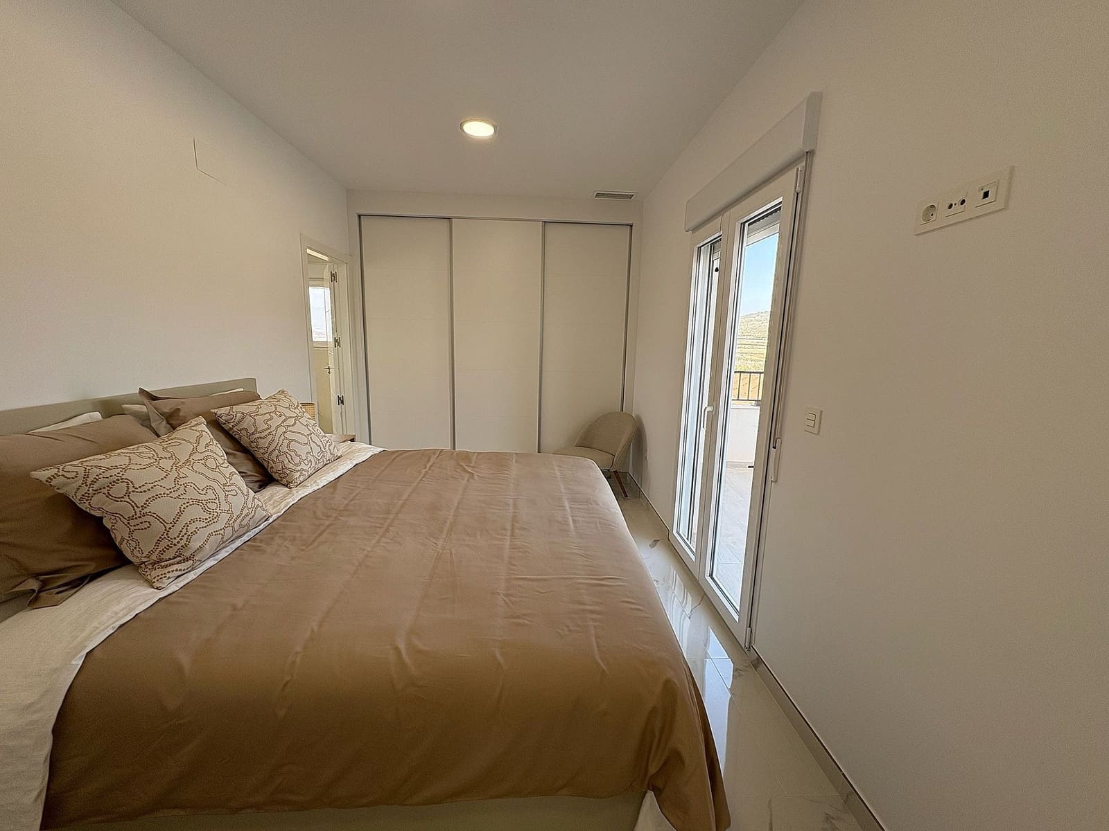 4 soveværelse Villa til salg i Pinoso med swimmingpool garage - € 423.000 (Ref: 8885559)