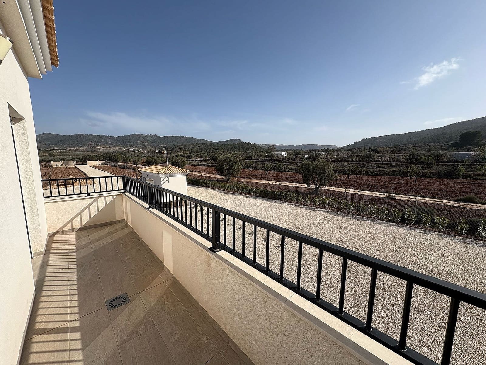 4 soveværelse Villa til salg i Pinoso med swimmingpool garage - € 423.000 (Ref: 8885559)