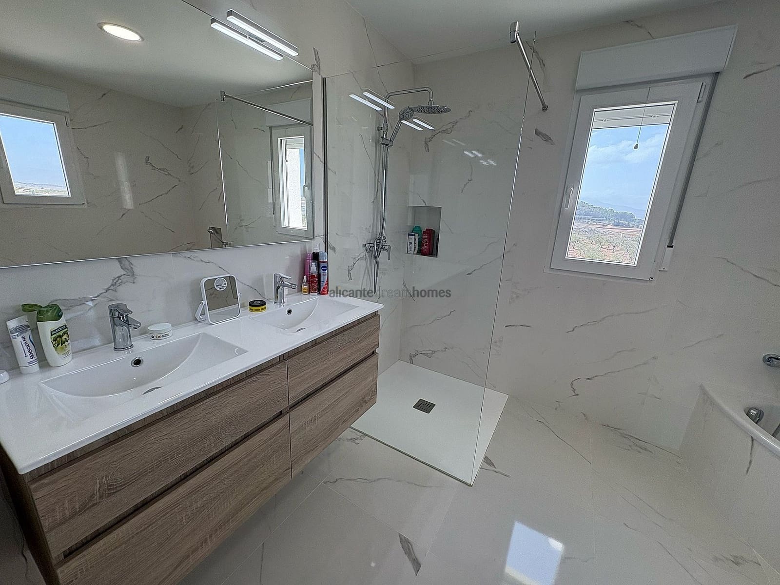 4 soveværelse Villa til salg i Pinoso med swimmingpool garage - € 423.000 (Ref: 8885559)