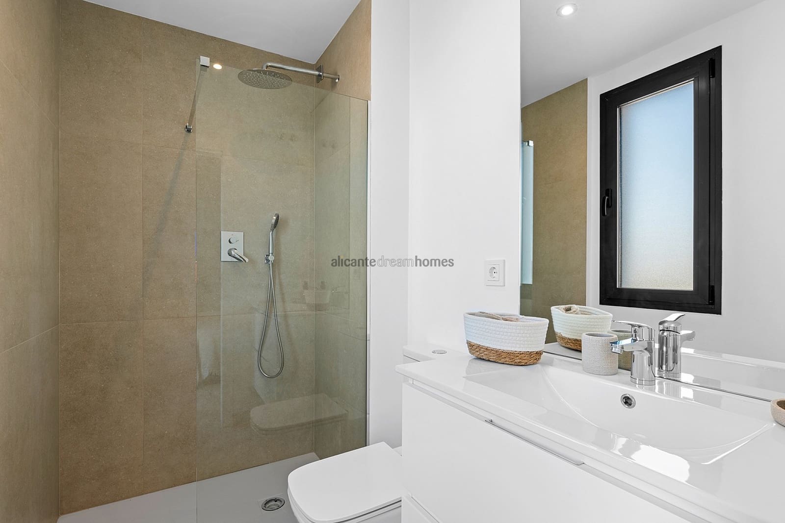 2 soveværelse Lejlighed til salg i Mar de Cristal med swimmingpool garage - € 260.000 (Ref: 8892044)