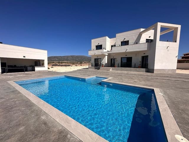 4 soveværelse Villa til salg i Pinoso med swimmingpool garage - € 489.000 (Ref: 8906991)