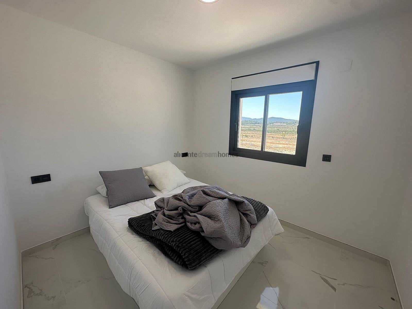 4 Zimmer Villa zu verkaufen in Pinoso mit Pool Garage - 518.000 € (Ref: 8906991)