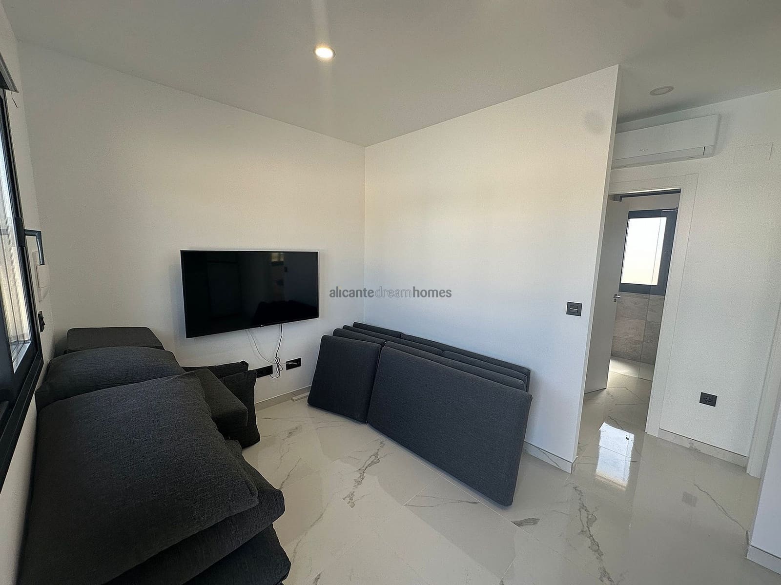 4 Zimmer Villa zu verkaufen in Pinoso mit Pool Garage - 518.000 € (Ref: 8906991)