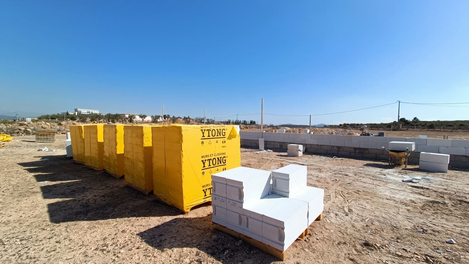 3 bedroom Villa for sale in Pinoso - € 370,000 (Ref: 8910310)