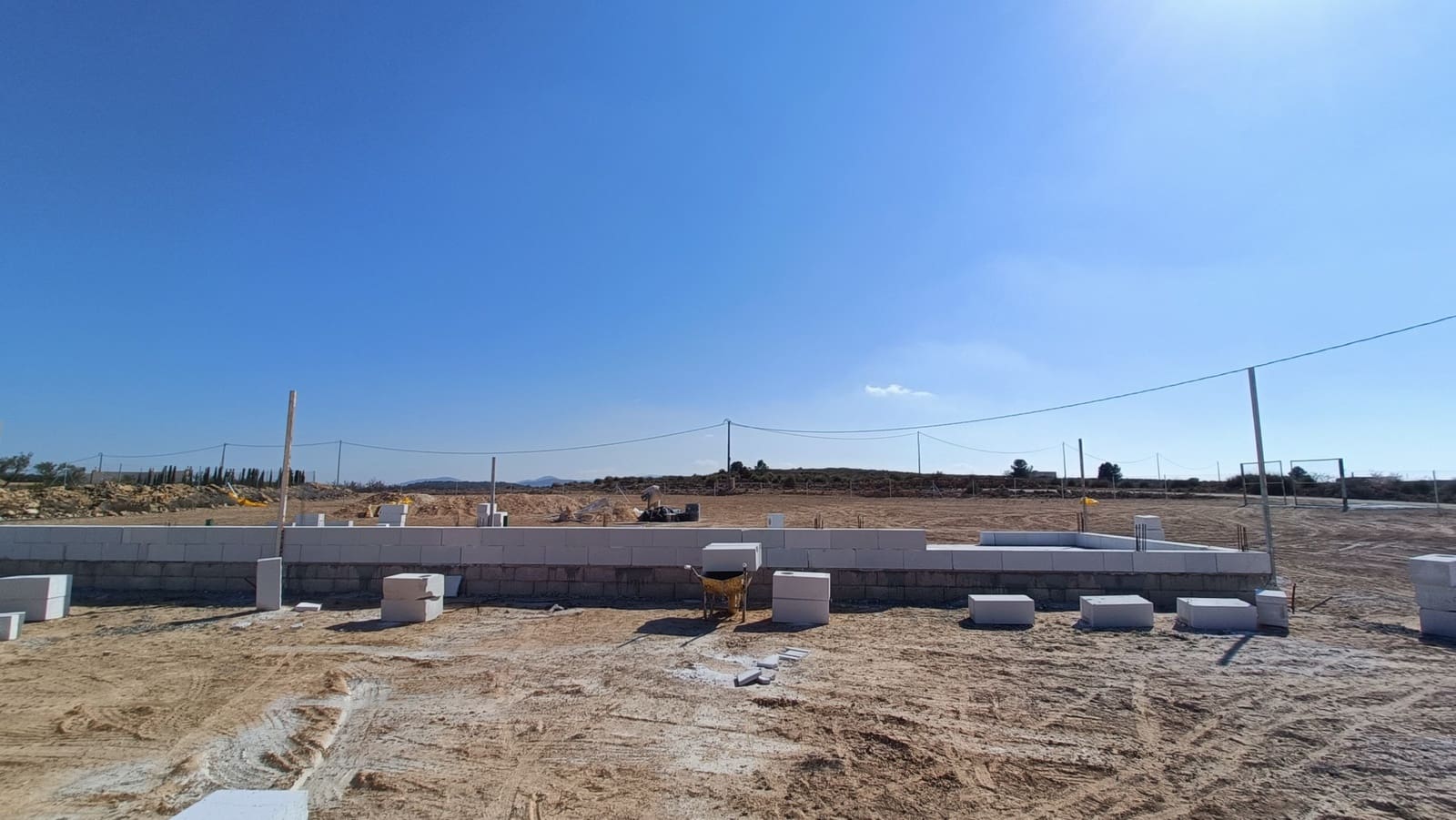 3 bedroom Villa for sale in Pinoso - € 370,000 (Ref: 8910310)