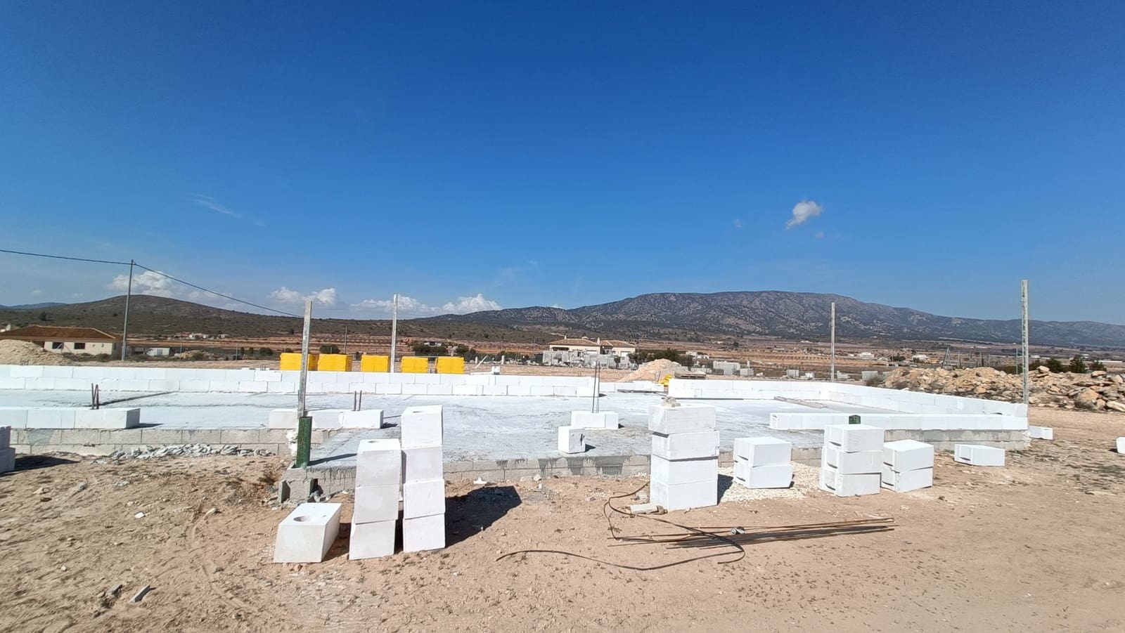 3 bedroom Villa for sale in Pinoso - € 370,000 (Ref: 8910310)