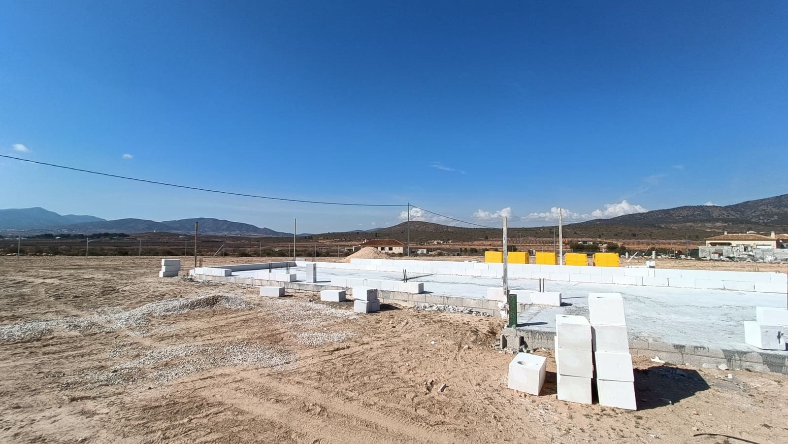 3 bedroom Villa for sale in Pinoso - € 370,000 (Ref: 8910310)