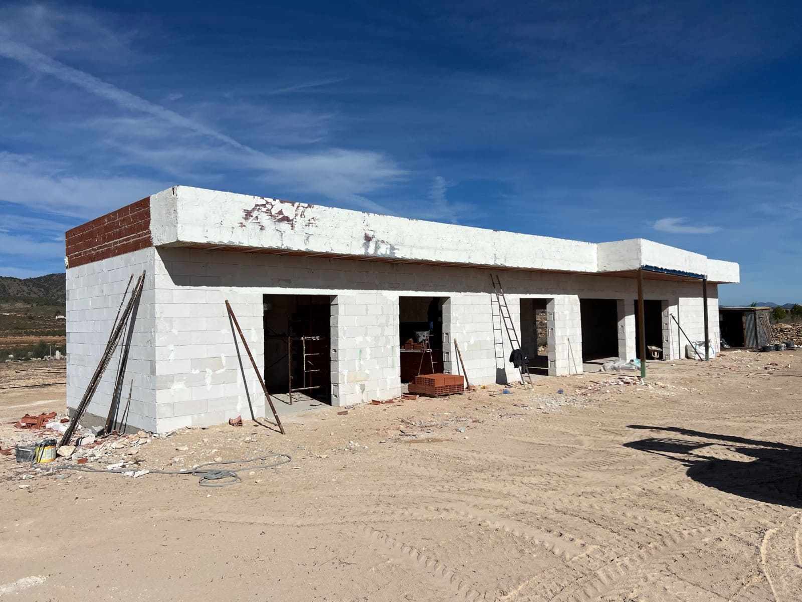 3 bedroom Villa for sale in Pinoso - € 370,000 (Ref: 8910310)