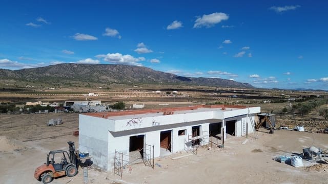 3 bedroom Villa for sale in Pinoso - € 370,000 (Ref: 8910310)