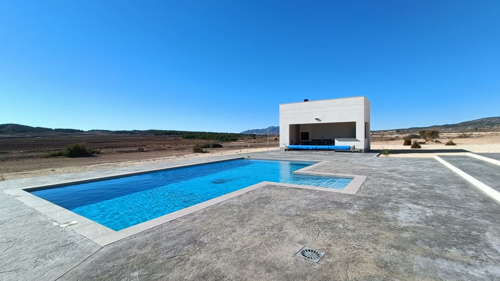 6 bedroom Villa for sale in Pinoso - € 489,000 (Ref: 8910326)