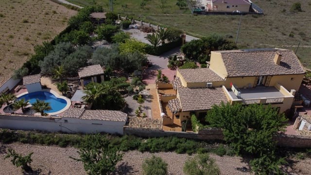 6 bedroom Villa for sale in Barbarroja, Orihuela - € 850,000 (Ref: 8910343)