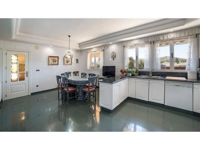 6 soveværelse Villa til salg i Yecla med swimmingpool garage - € 600.000 (Ref: 8917159)