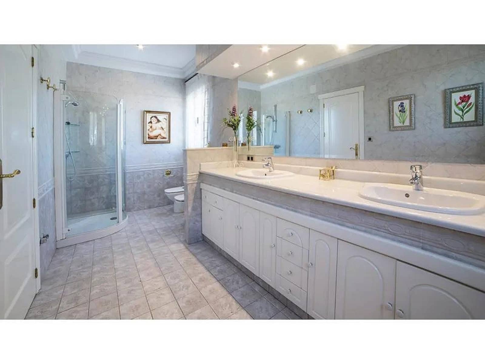 6 bedroom Villa for sale in Yecla with pool garage - € 600,000 (Ref: 8917159)