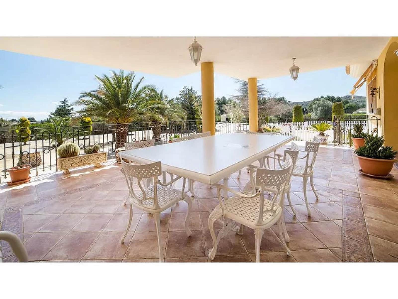 6 bedroom Villa for sale in Yecla with pool garage - € 600,000 (Ref: 8917159)